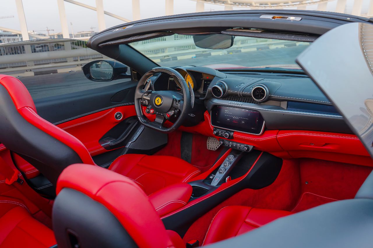 Ferrari Portofino Rosso BLACK ROOF Interior