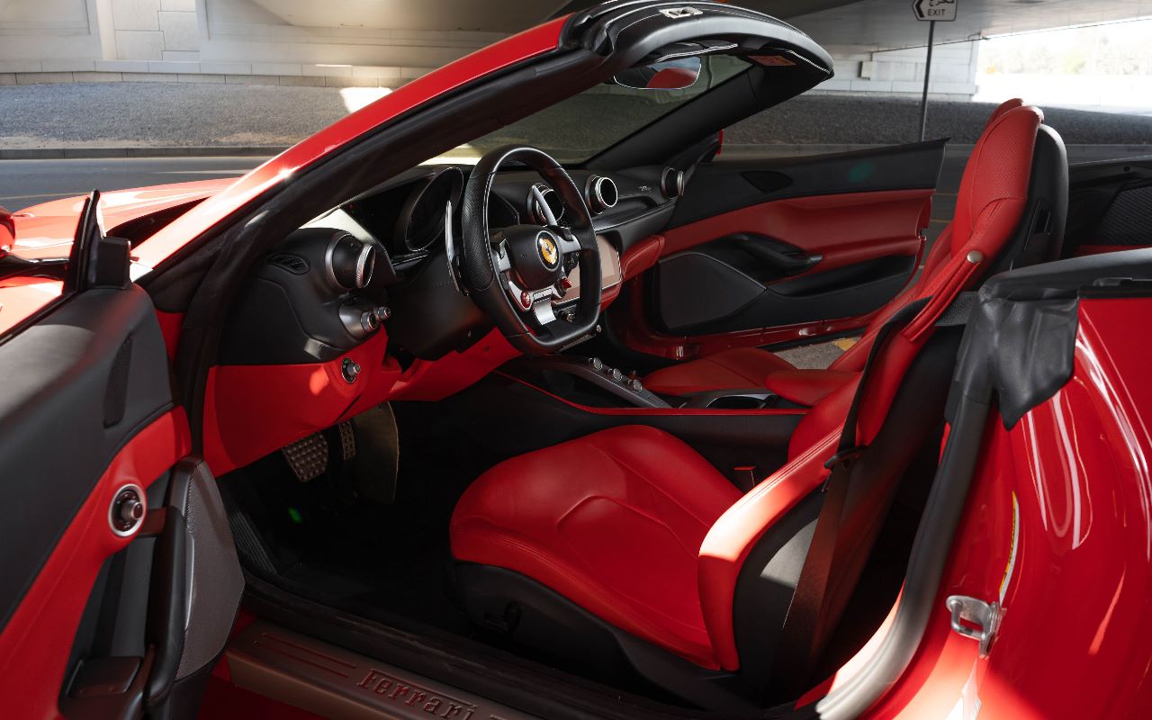 Ferrari Portofino Rosso RED ROOF Interior