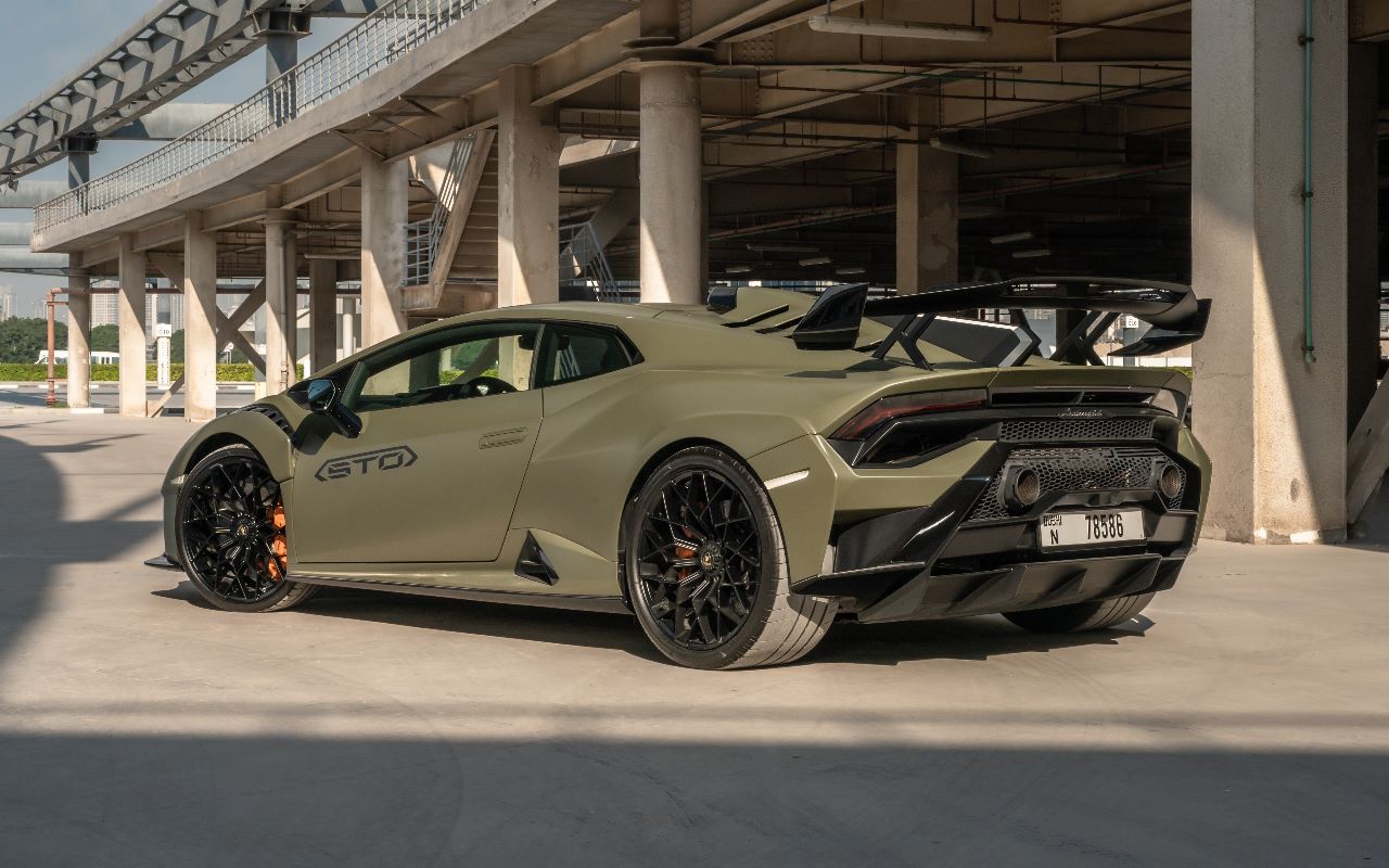 Lamborghini Huracan STO Interior