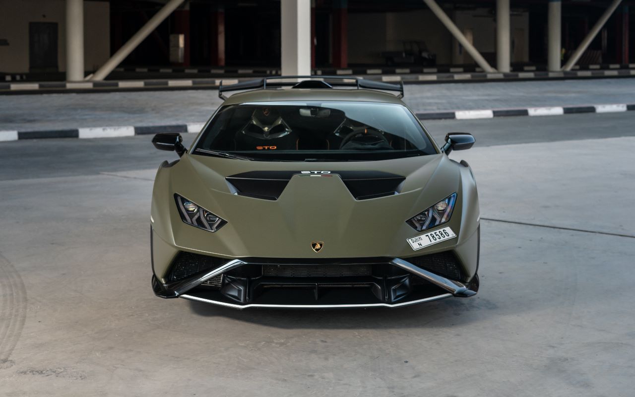 Lamborghini Huracan STO Interior