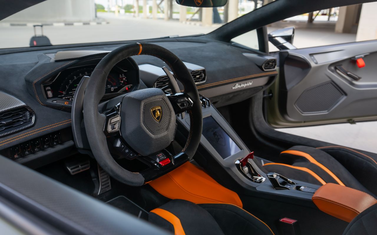 Lamborghini Huracan STO Interior