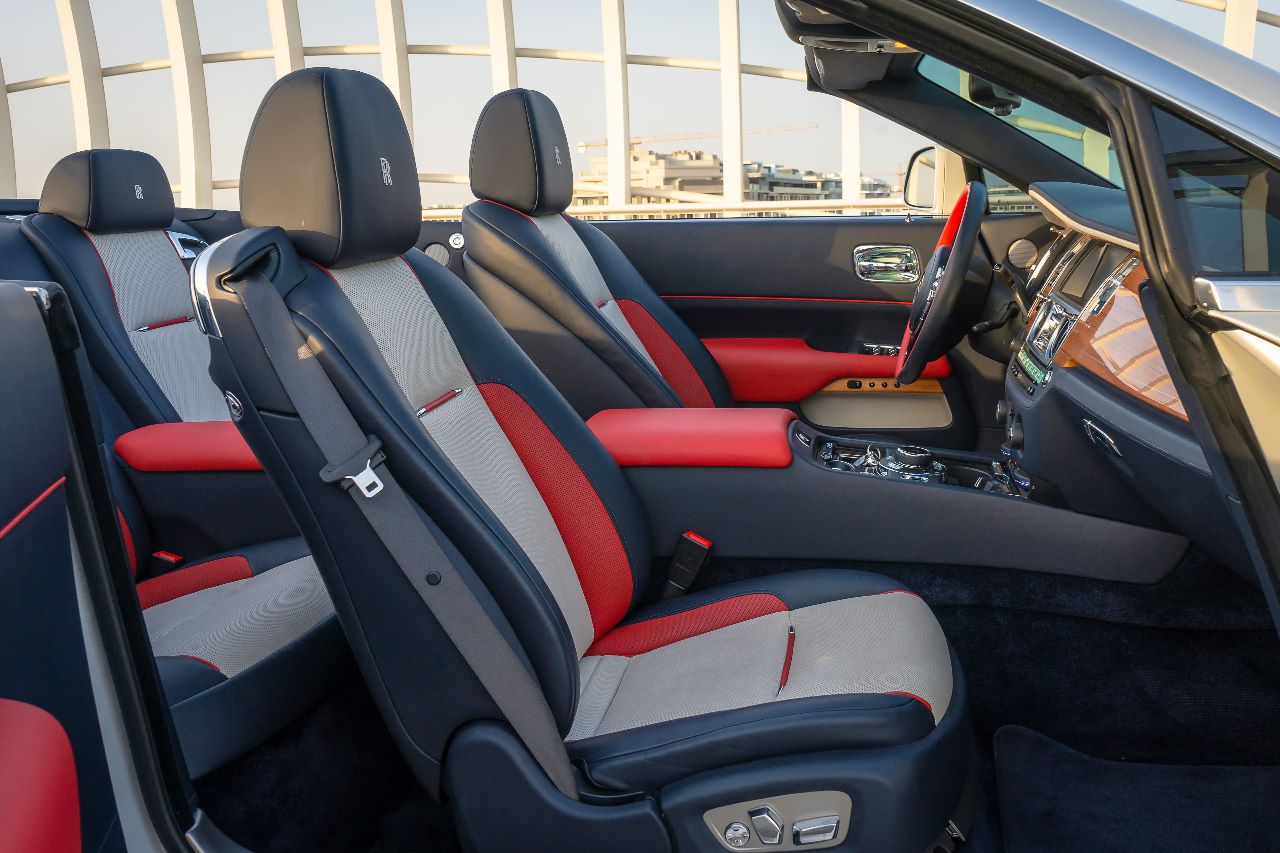 Rolls Royce Dawn, Exclusive 3-color interior Interior