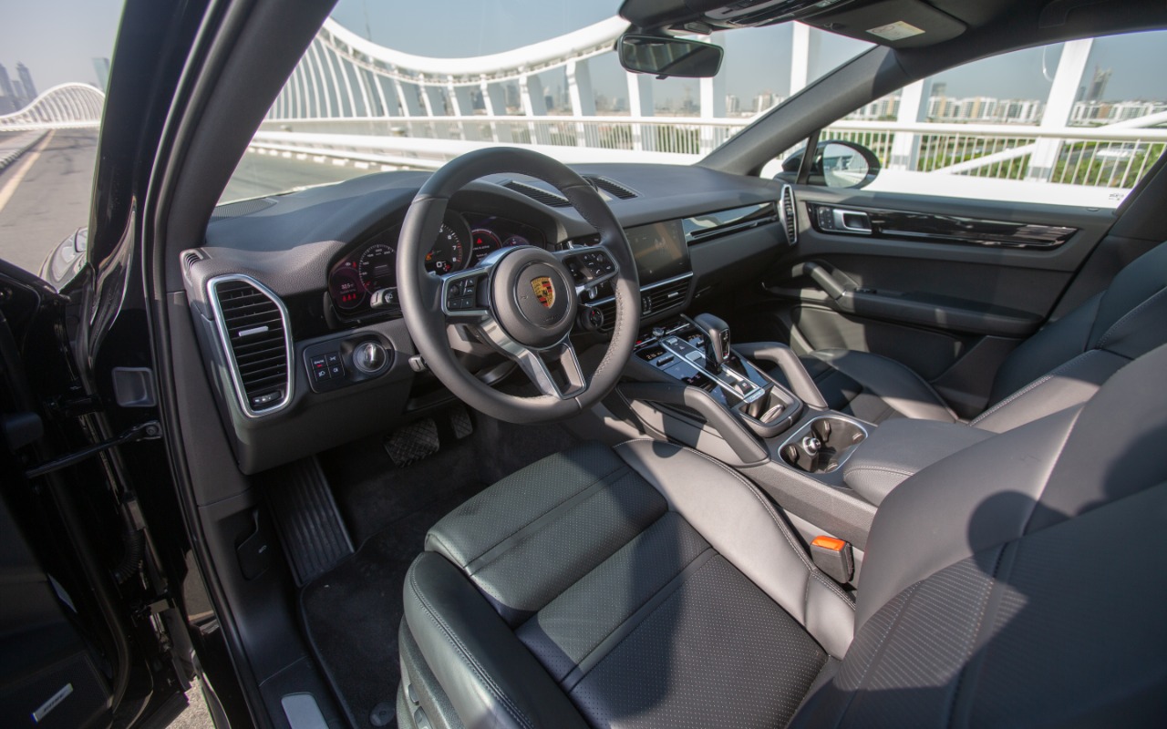 Porsche Cayenne coupe Interior