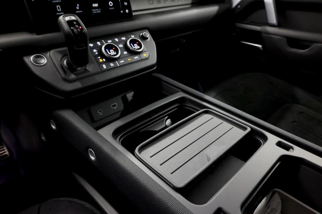 Range Rover Defender V8 Interior