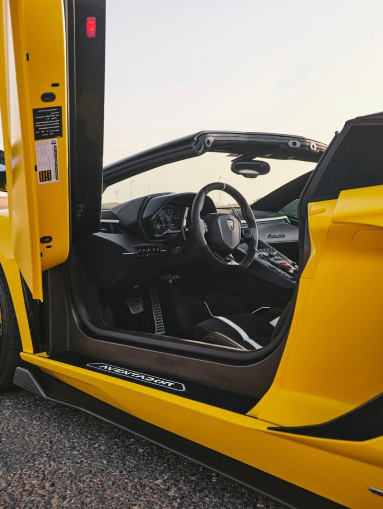 Lamborghini Aventador SVJ Roadster Interior