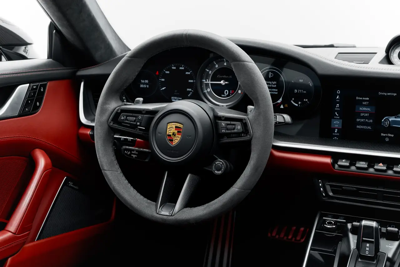 Porsche 911 Turbo S Interior